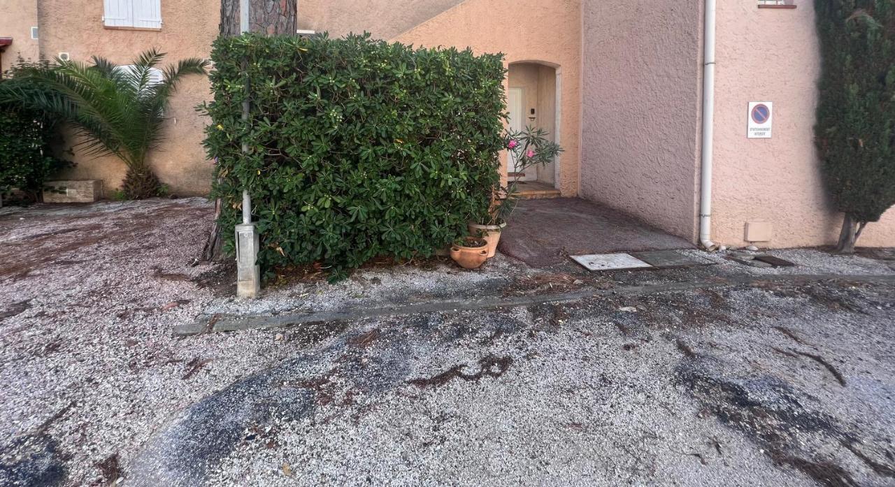 Sympathique Studio En Rez De Jardin Dans Residence Hyeres Ngoại thất bức ảnh
