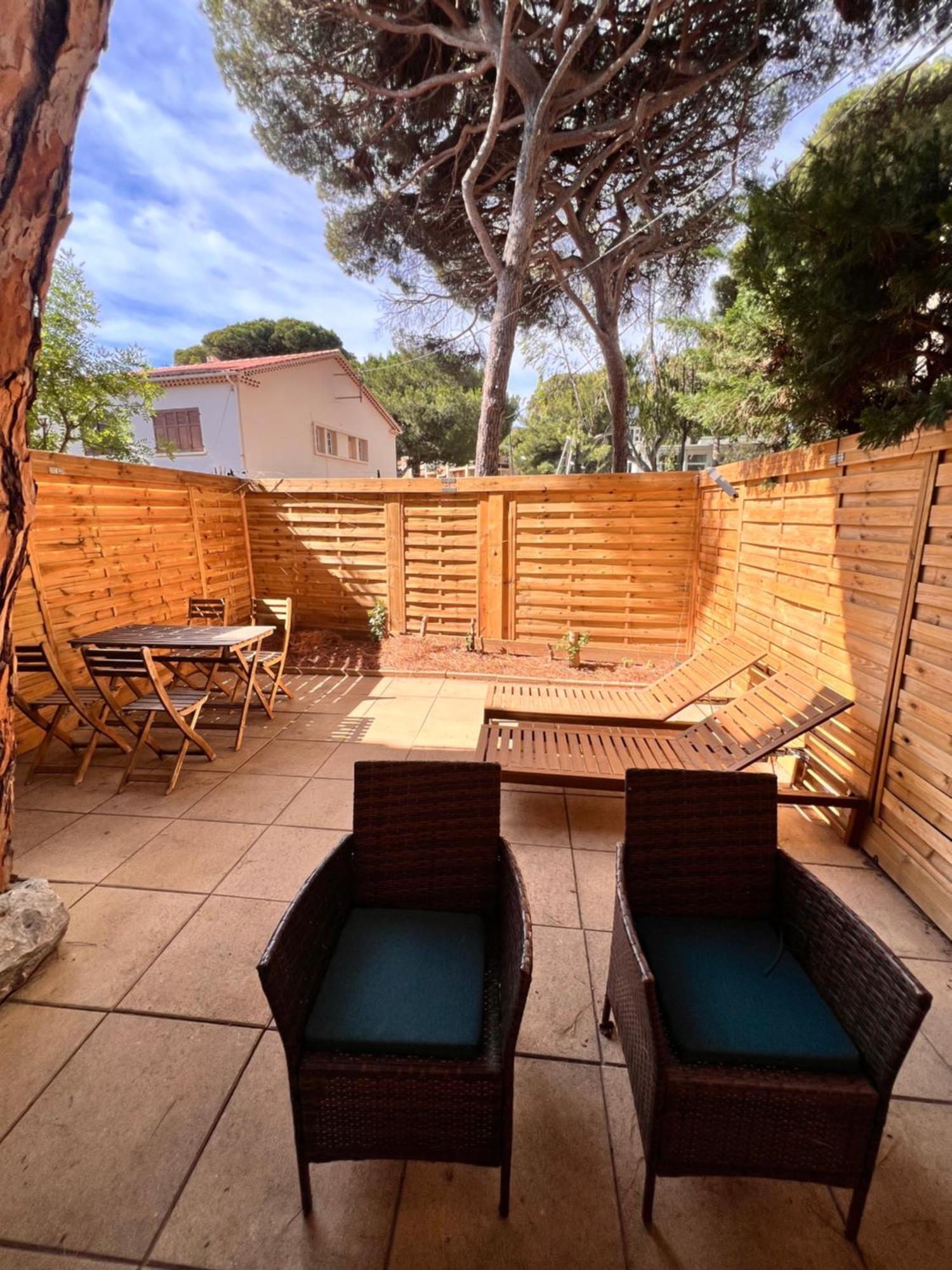 Sympathique Studio En Rez De Jardin Dans Residence Hyeres Ngoại thất bức ảnh